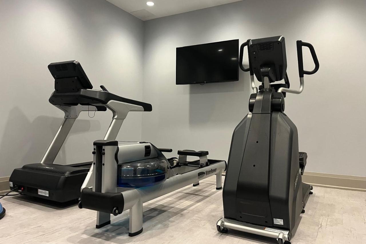 124 On Queen Hotel & Spa Niagara-on-the-Lake Екстериор снимка A treadmill and elliptical trainer