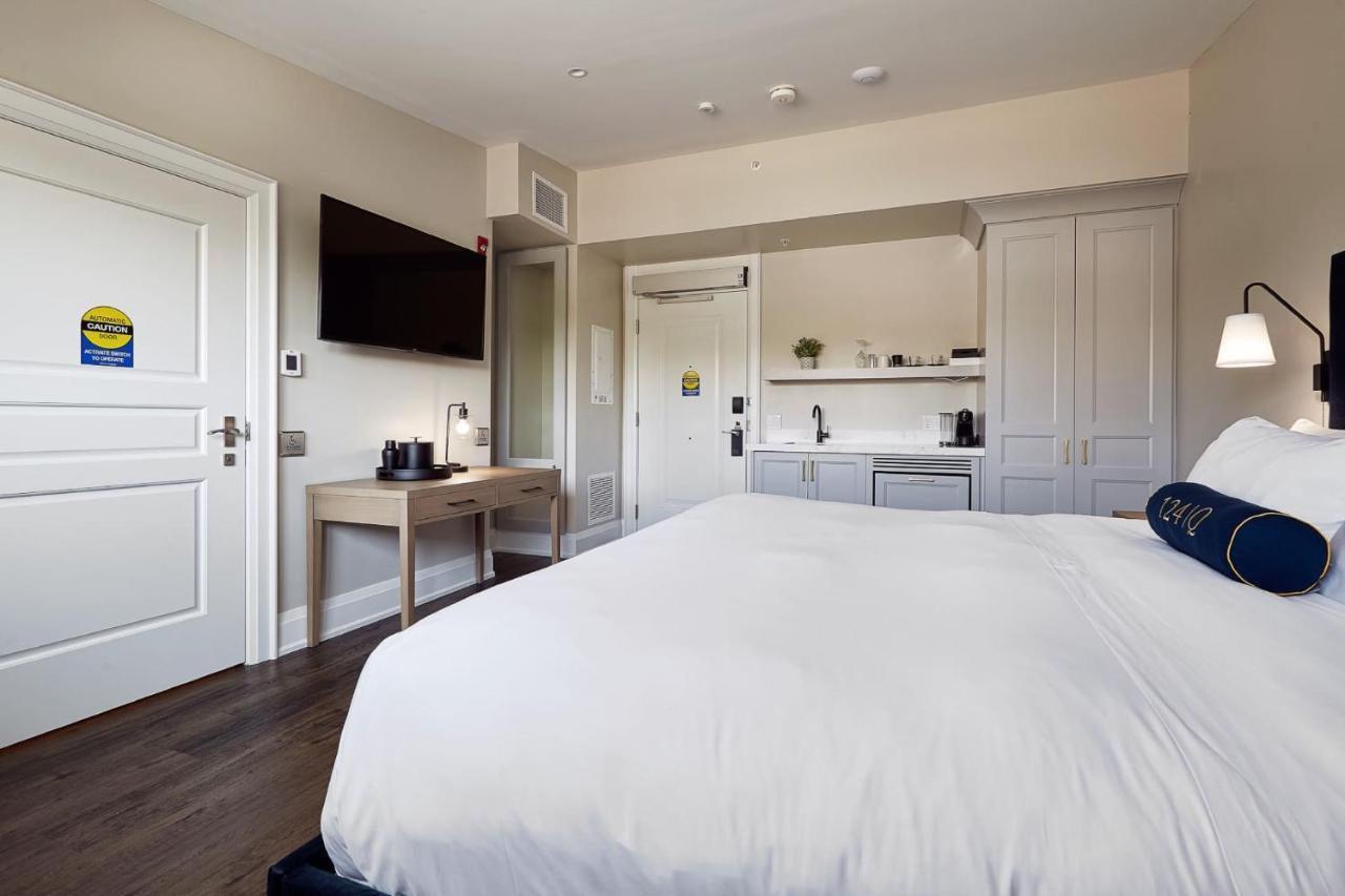 124 On Queen Hotel & Spa Niagara-on-the-Lake Екстериор снимка A room at the Hotel Casa 900