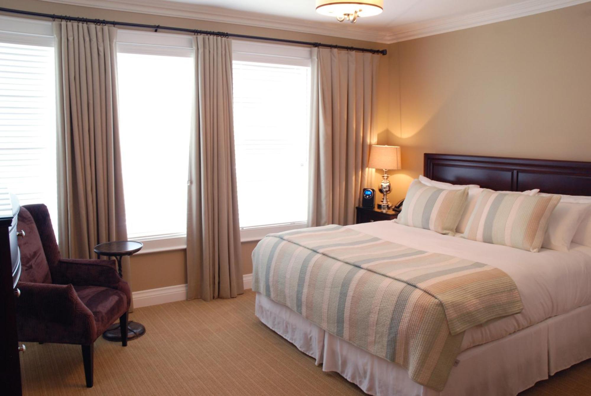 124 On Queen Hotel & Spa Niagara-on-the-Lake Екстериор снимка A bedroom at the Inn