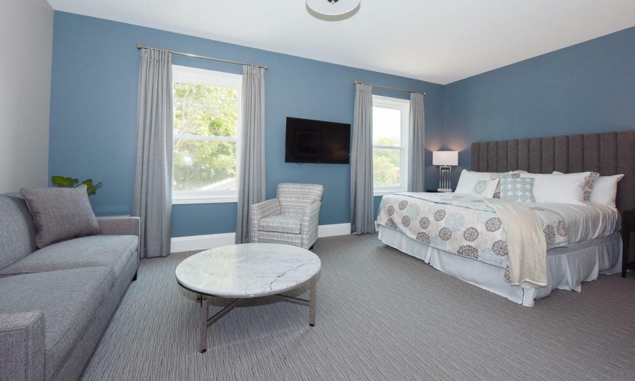 124 On Queen Hotel & Spa Niagara-on-the-Lake Екстериор снимка A room at the Inn at the Opera