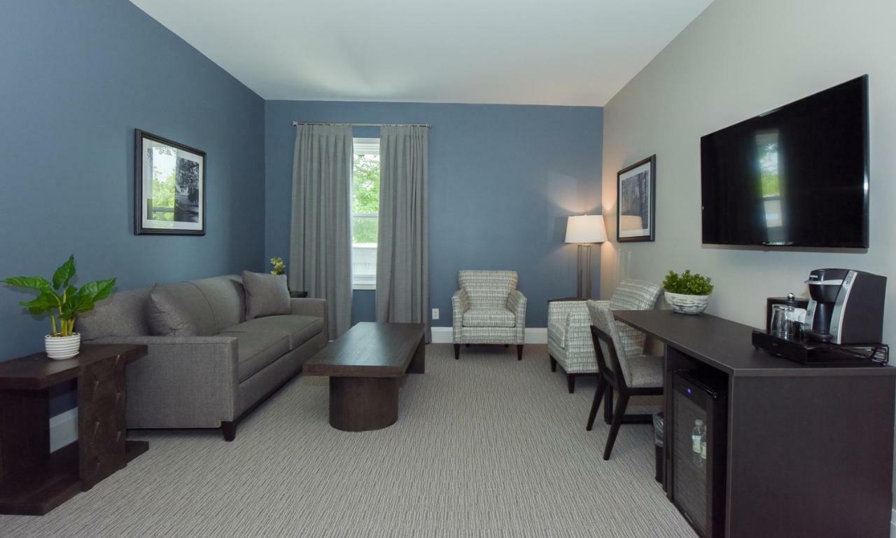 124 On Queen Hotel & Spa Niagara-on-the-Lake Екстериор снимка A typical hotel room