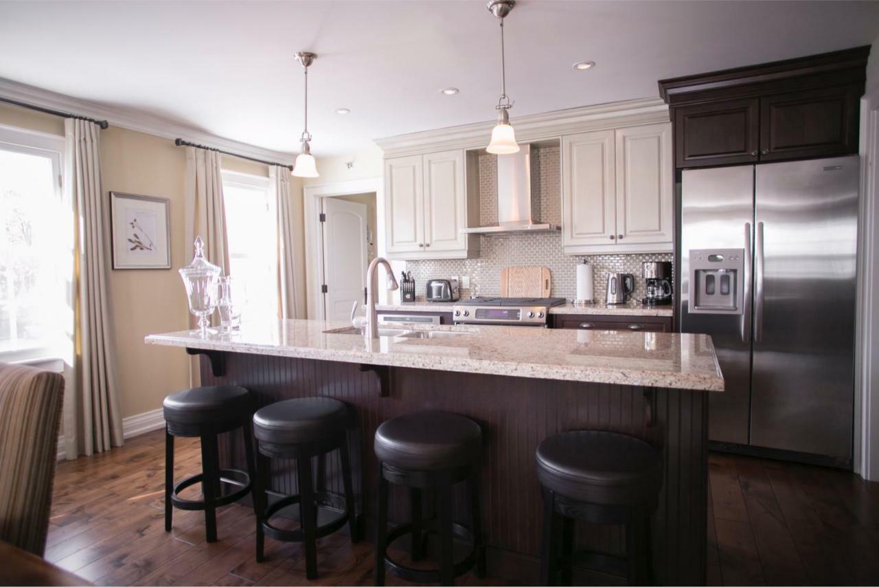 124 On Queen Hotel & Spa Niagara-on-the-Lake Екстериор снимка A kitchen with a granite island